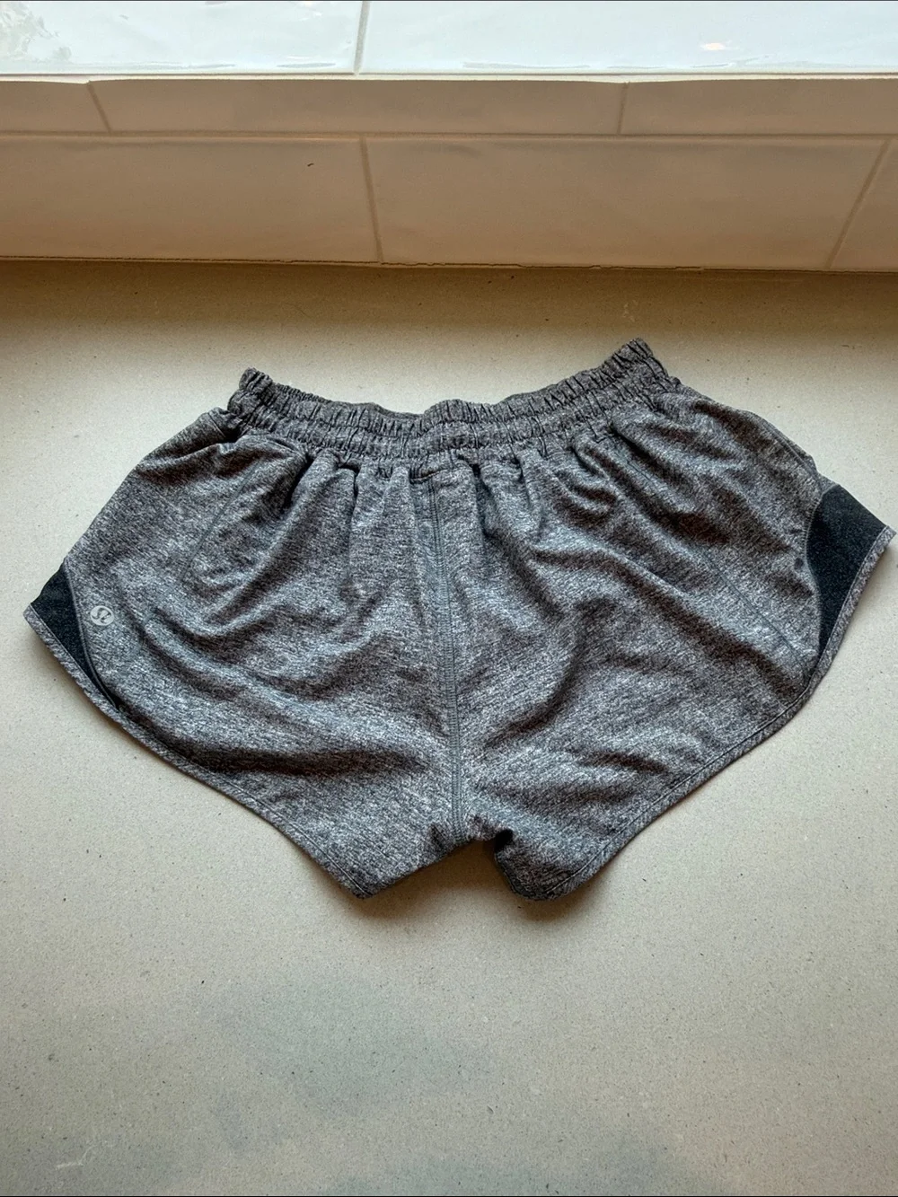 lululemon athletica Heather Gray Hottie Hot 2.5